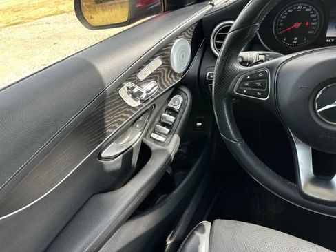 Used 2017 Mercedes-Benz GLC 300 4MATIC image 27