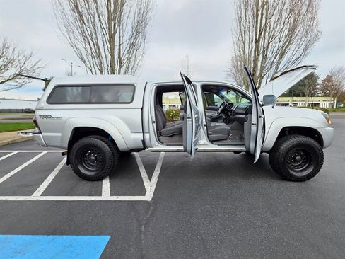 Used 2006 Toyota Tacoma 4X4 DOUBLE CAB V6 LONG BED / D image 24