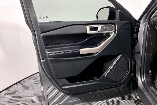 Used 2023 Ford Explorer XLT w/ Equipment Group 202A RWD image 25
