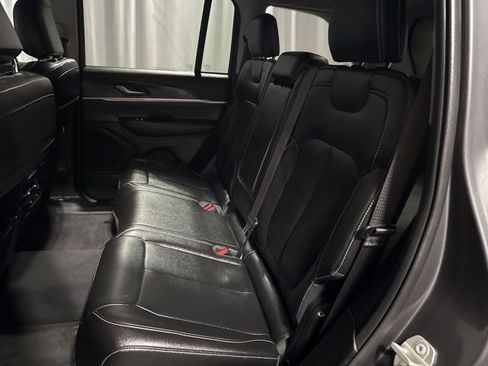 Used 2024 Jeep Grand Cherokee Limited AWD/4WD image 28