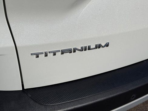 Used 2020 Ford Escape Titanium image 6