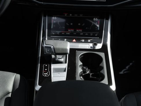 Certified 2025 Audi Q7 3.0T Premium Plus w/ Premium Plus Package AWD/4WD image 17
