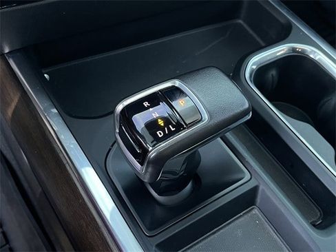 Used 2022 Chevrolet Silverado 1500 High Country w/ Technology Package image 25