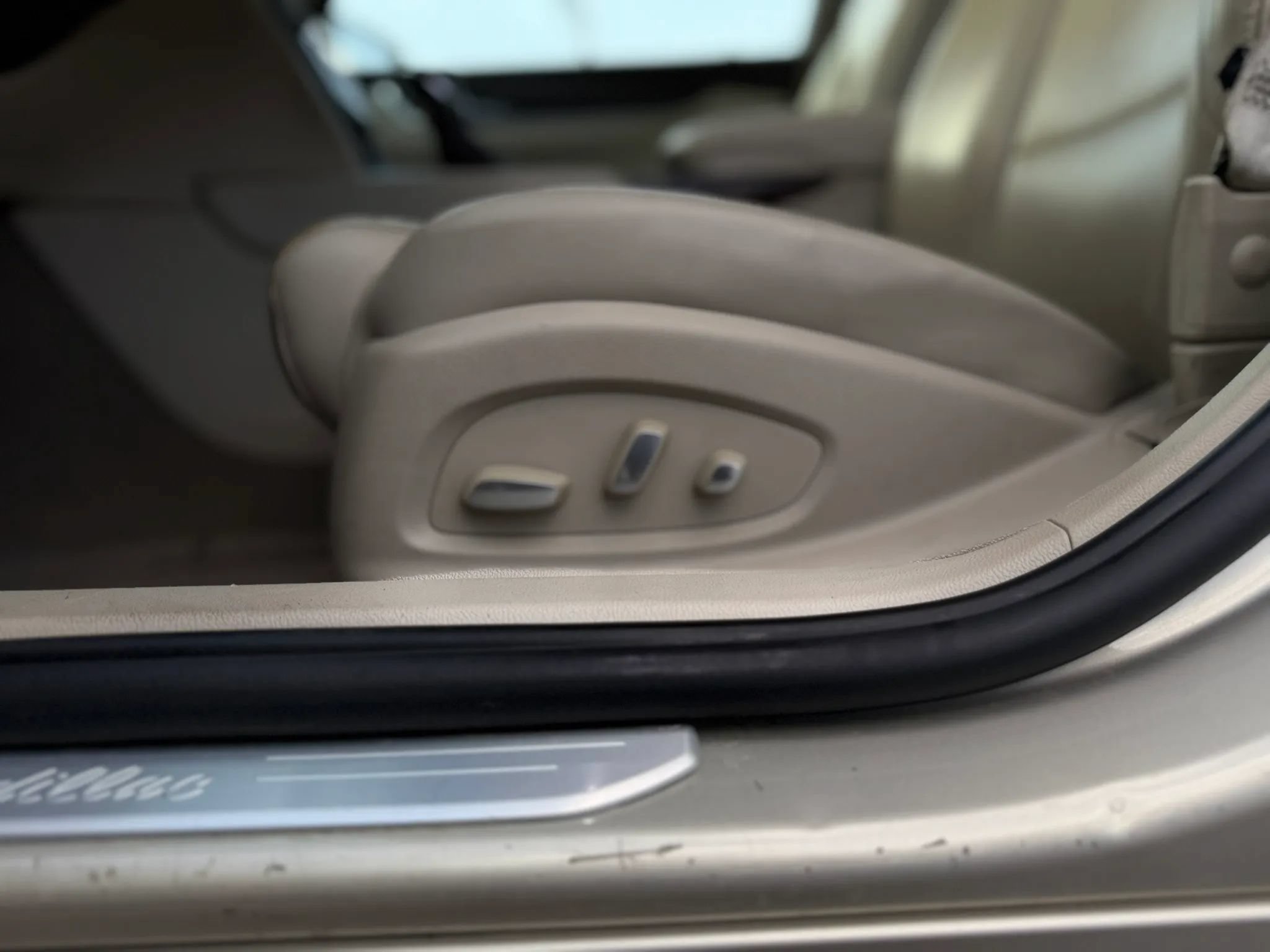 Used 2014 Cadillac XTS FWD image 28