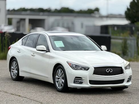 Used 2015 INFINITI Q50 Premium w/ Navigation Package RWD image 1