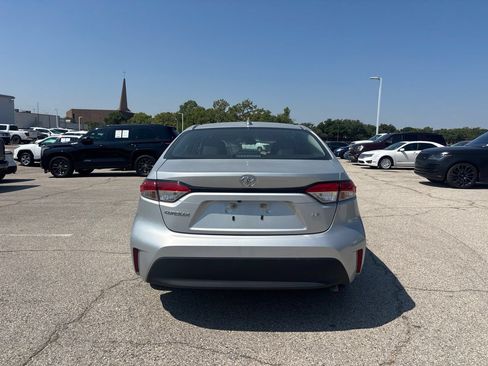 Used 2025 Toyota Corolla LE FWD image 5