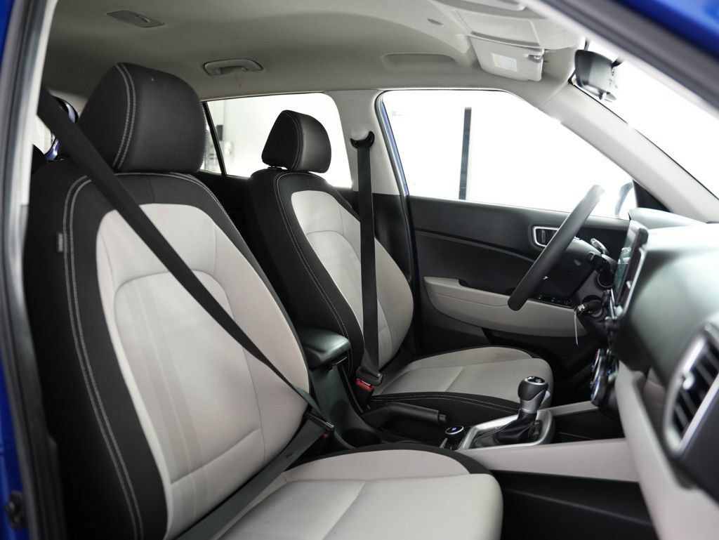 Used 2020 Hyundai Venue SEL FWD image 45
