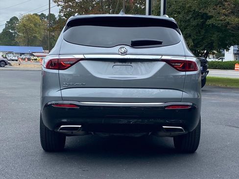 Used 2024 Buick Enclave Premium image 4