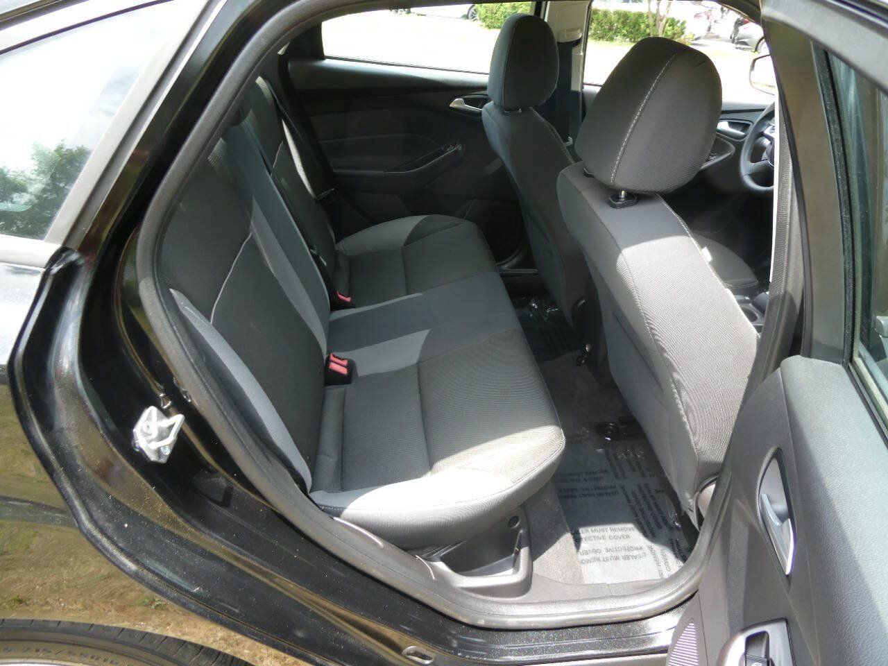 Used 2014 Ford Focus SE w/ Interior Protection Package FWD image 18