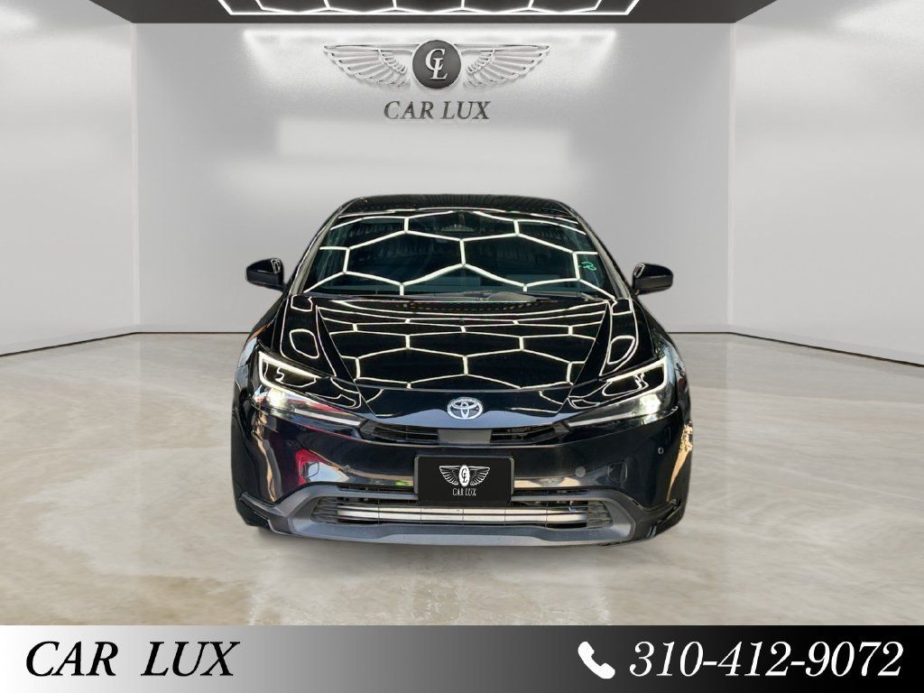 Used 2025 Toyota Prius LE FWD image 8