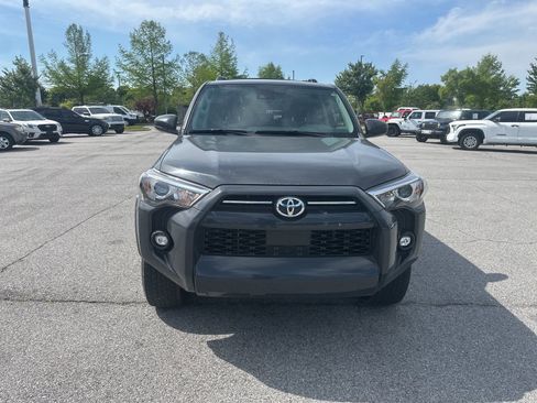 Used 2024 Toyota 4Runner SR5 AWD/4WD image 2