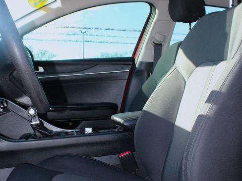 Used 2021 Kia K5 LXS image 15