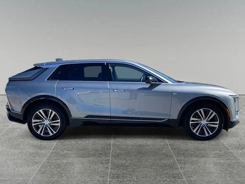 New 2025 Cadillac Lyriq Luxury image 6