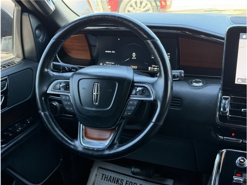 Used 2019 Lincoln Navigator Select RWD image 39