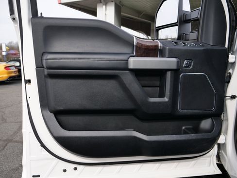 Used 2017 Ford F250 Platinum w/ Platinum Ultimate Package image 27