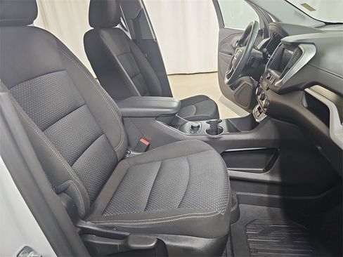 Used 2022 GMC Terrain SLE w/ Driver Convenience Package image 13