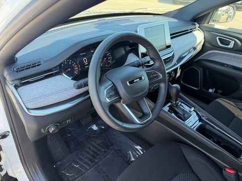 Used 2025 Jeep Compass Sport AWD/4WD image 11
