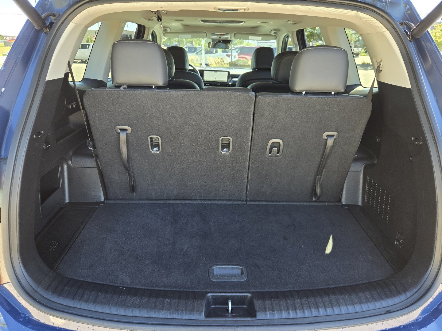 Used 2025 Kia Telluride S AWD/4WD image 11