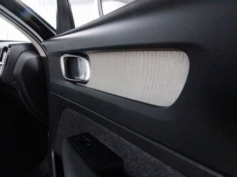 Certified 2025 Volvo XC40 B5 Plus image 23