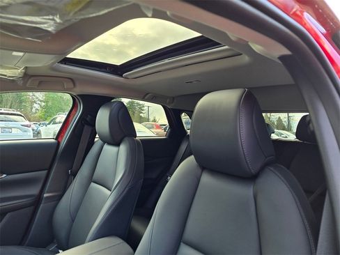 Used 2025 MAZDA CX-30 AWD 2.5 S w/ Preferred Package image 12