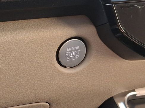 New 2025 Kia Carnival SX Prestige FWD image 20