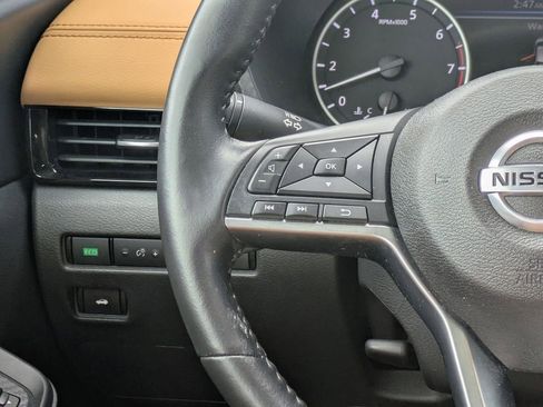 Used 2023 Nissan Sentra SV w/ SV Premium Package FWD image 13