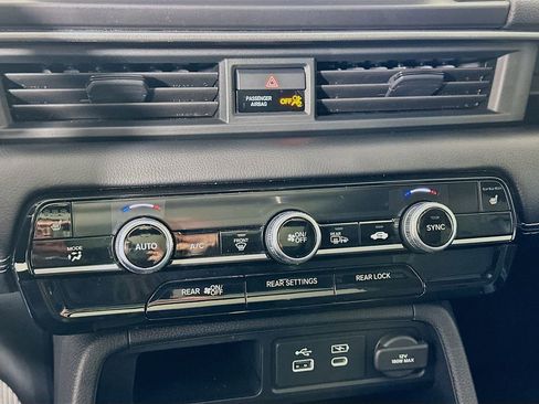 Certified 2024 Honda Pilot Touring image 16