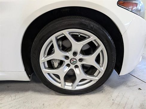 Used 2020 Alfa Romeo Giulia Ti w/ Active Blind Spot Package AWD/4WD image 12