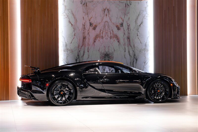 Used 2022 Bugatti Chiron Super Sport AWD/4WD image 6