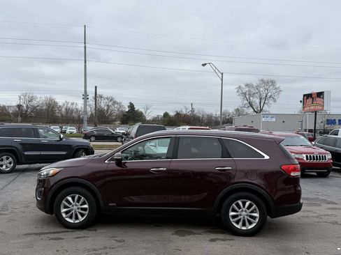 Used 2016 Kia Sorento LX w/ LX Convenience Package image 5