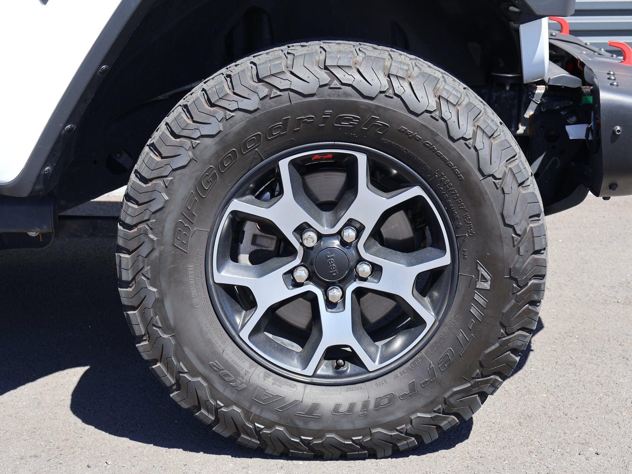 Used 2018 Jeep Wrangler Unlimited Rubicon AWD/4WD image 12