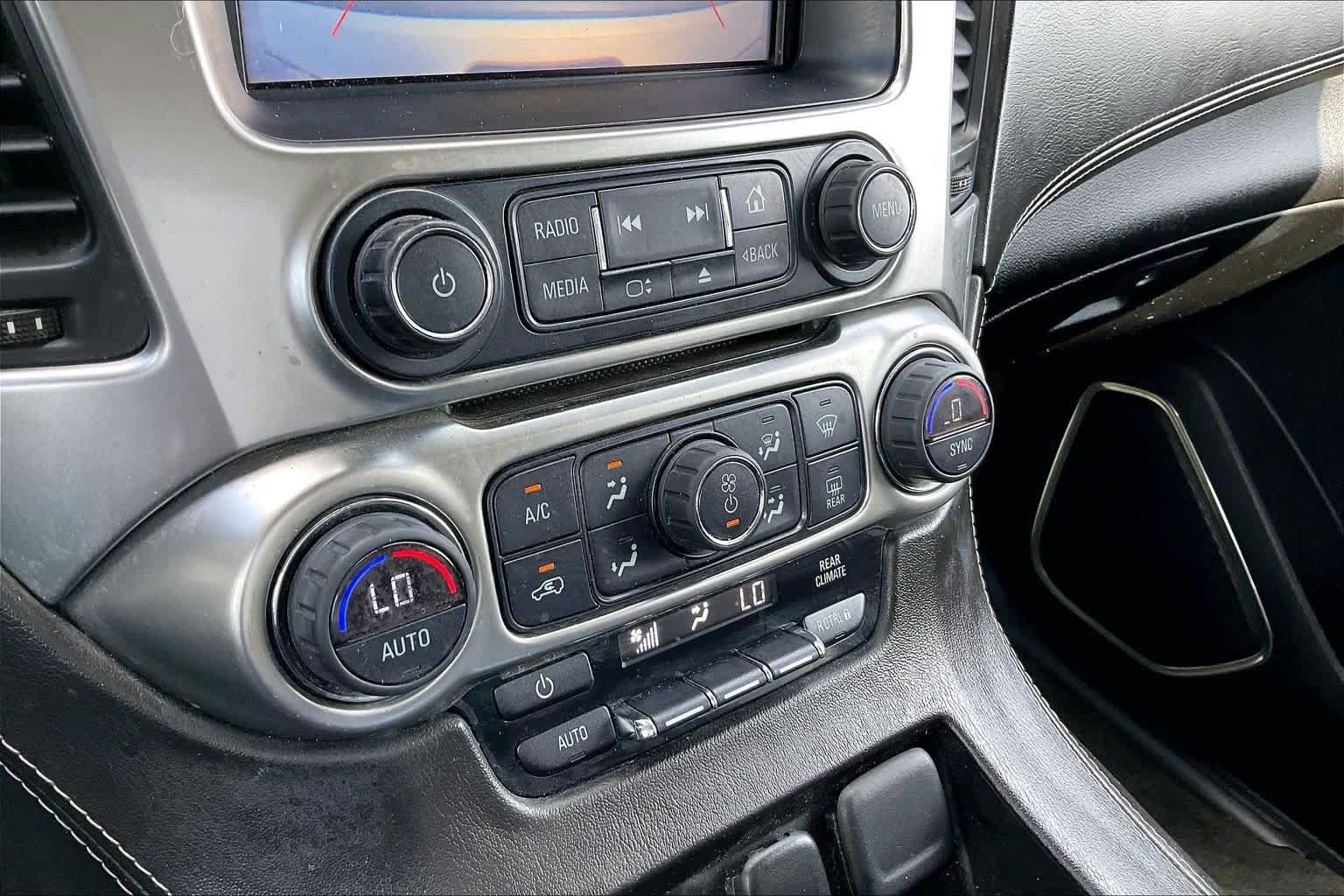 Used 2016 Chevrolet Suburban LS RWD image 34