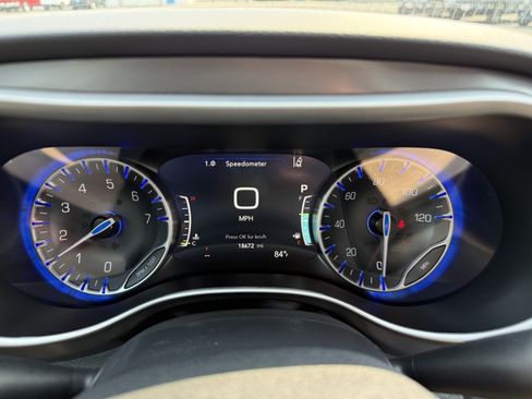 Used 2026 Chrysler Pacifica Select FWD image 23