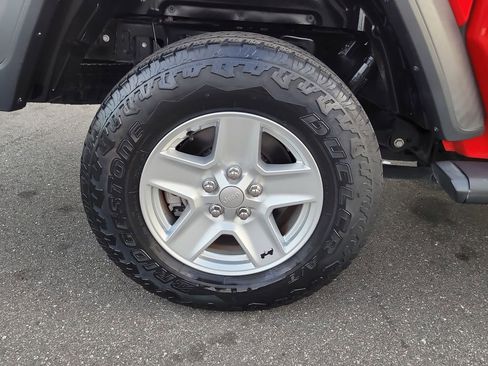 Certified 2020 Jeep Gladiator Sport w/ Quick Order Package 24S image 5