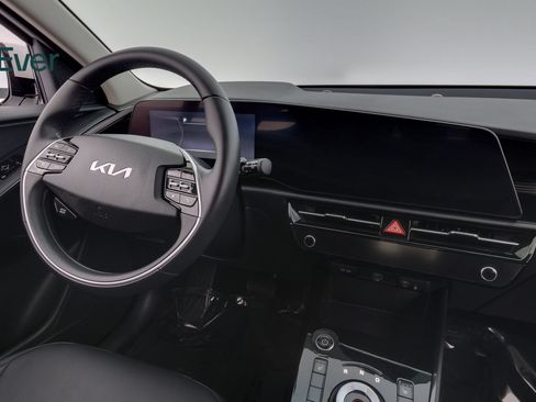 Used 2024 Kia Niro Wind FWD image 25