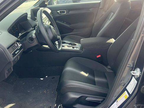 Used 2025 Honda Civic Sport image 9