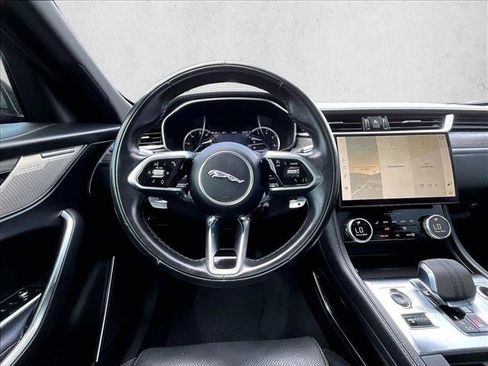 Used 2022 Jaguar F-PACE S AWD/4WD image 7