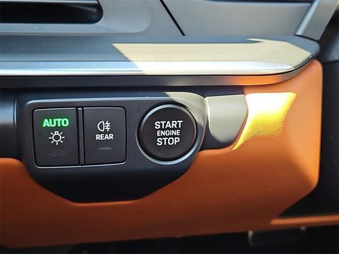 Certified 2025 Porsche 911 Carrera image 26