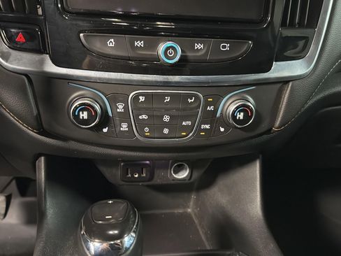 Used 2020 Chevrolet Traverse LT w/ LPO, Cargo Package image 18