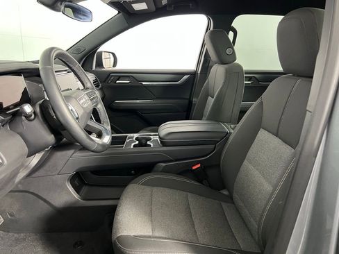 Used 2025 GMC Acadia Elevation image 22