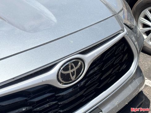 Certified 2025 Toyota Highlander LE image 7