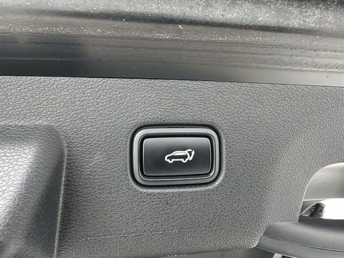 Used 2025 Kia Sportage X-Line w/ Premium Package image 16