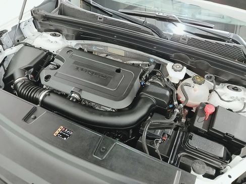 Used 2024 Buick Envision Avenir AWD/4WD image 31