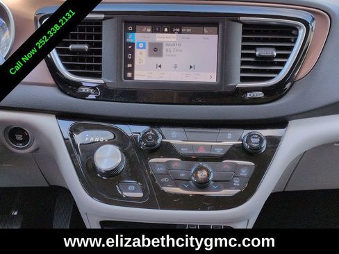 Used 2024 Chrysler Voyager LX FWD image 21