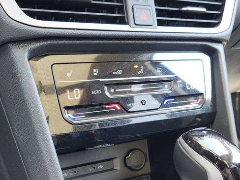 New 2025 Volkswagen Taos SEL AWD/4WD image 10