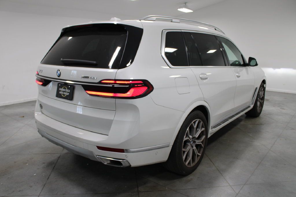 Used 2025 BMW X7 xDrive40i AWD/4WD image 9