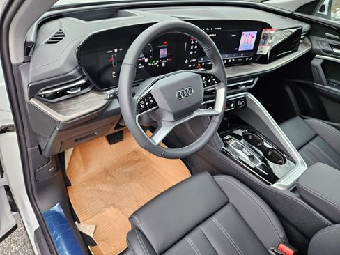 New 2025 Audi Q5 Premium Plus AWD/4WD image 9