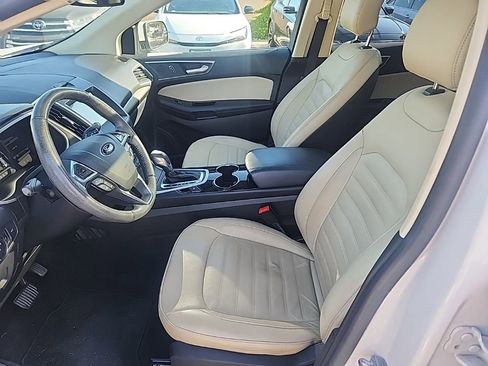 Used 2017 Ford Edge SEL w/ Equipment Group 201A FWD image 10