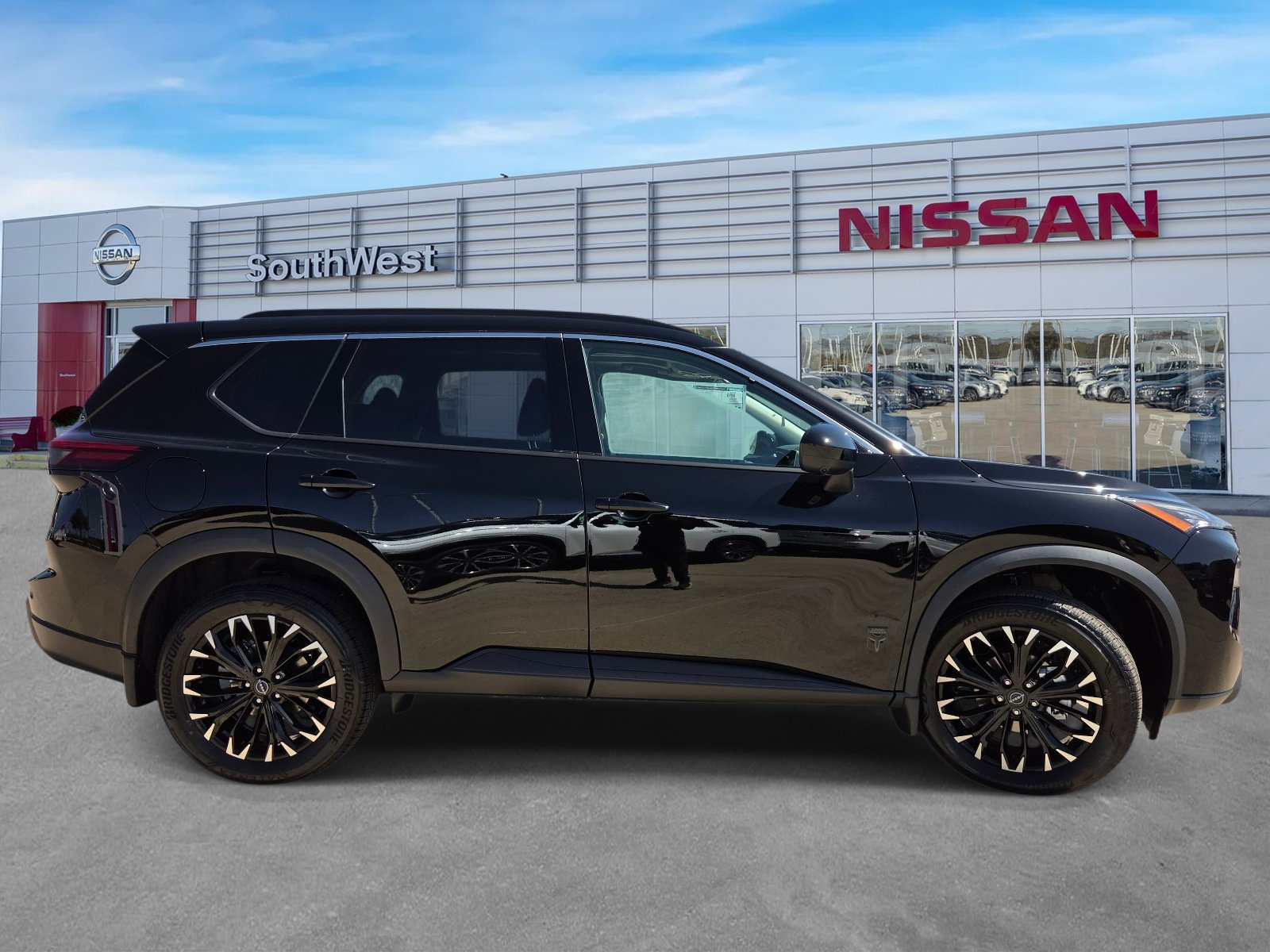 New 2026 Nissan Rogue Dark Armor FWD image 4