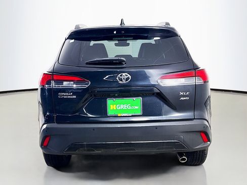 Used 2022 Toyota Corolla Cross XLE AWD/4WD image 8